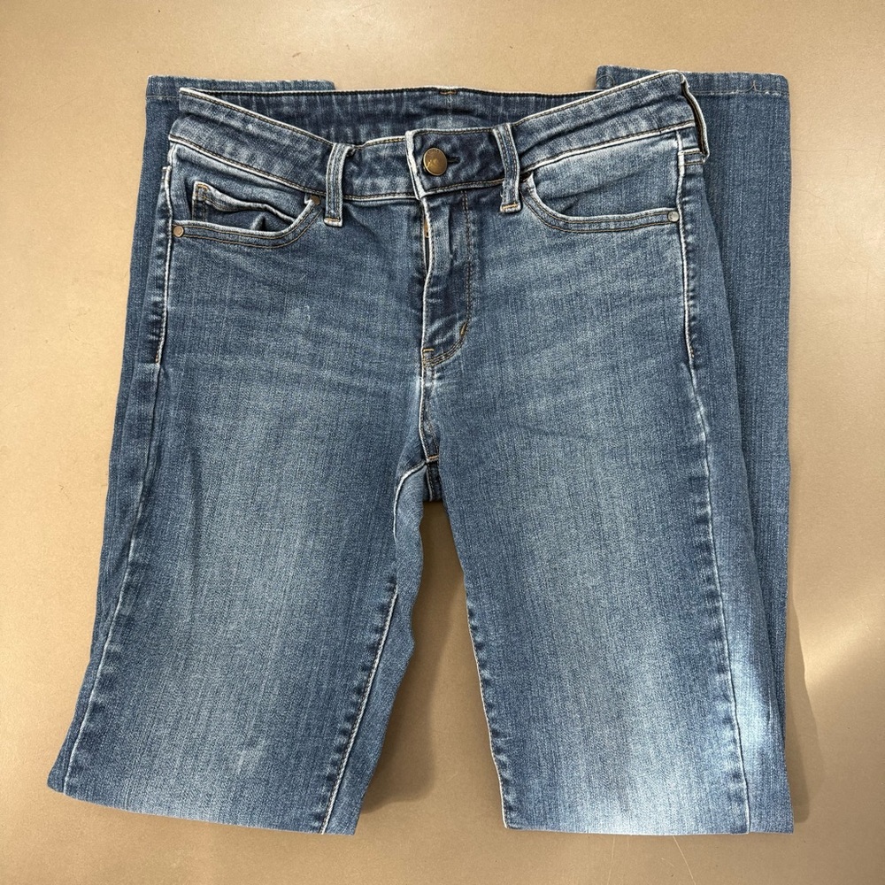 3/$10 🛒🛍️ Uniqlo Blue Denim Jeans - Size 25x33inch